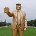 TRUMPSTATUE