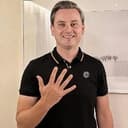 ✋